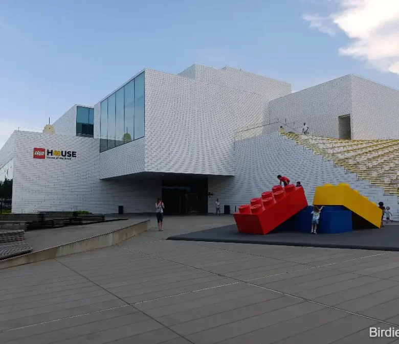 Lego House